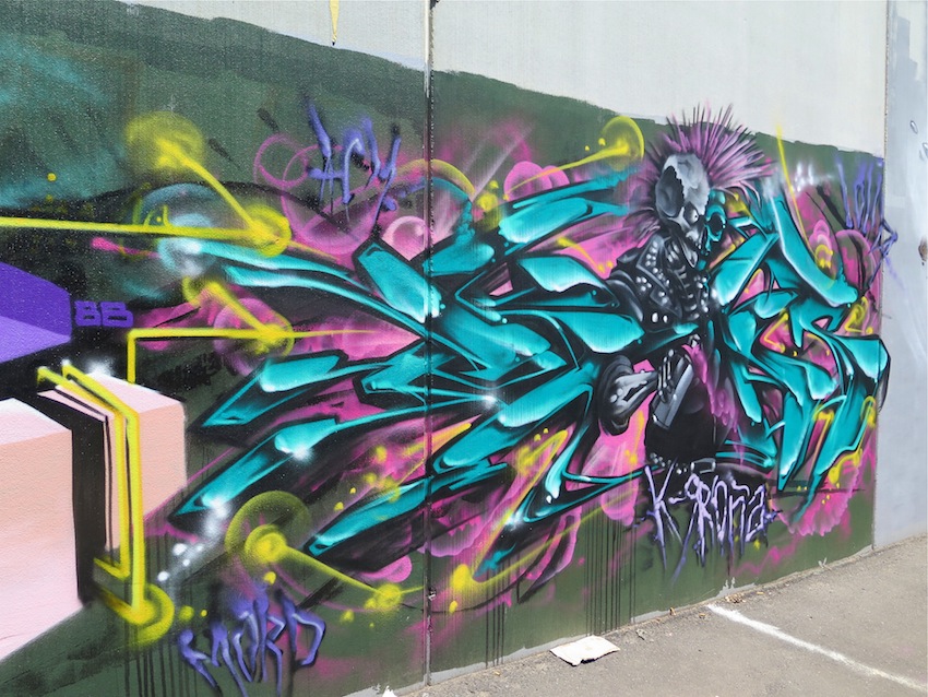 deansunshine_landofsunshine_melbourne_streetart_graffiti_brunswick paint up 8