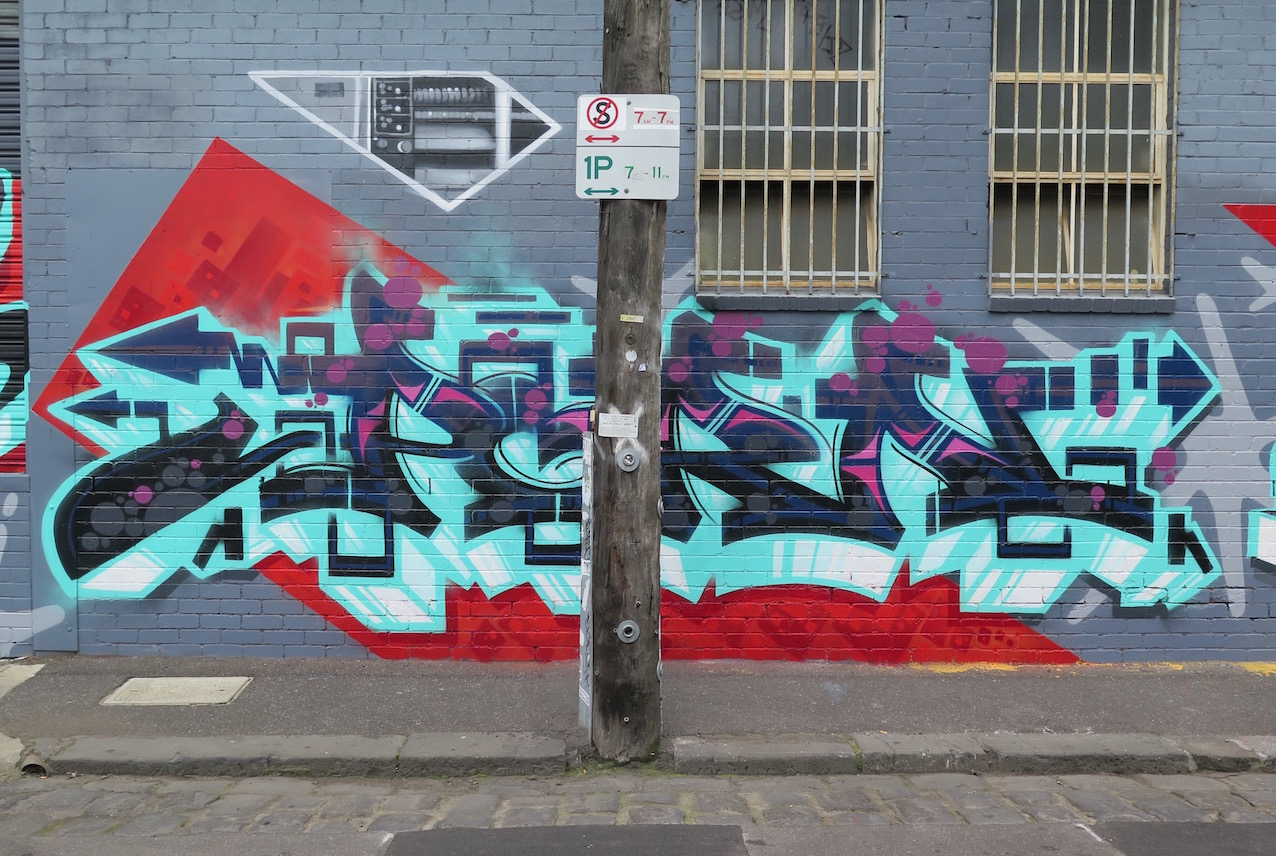 deansunshine_landofsunshine_melbourne_streetart_graffiti_streamline graff wall 6