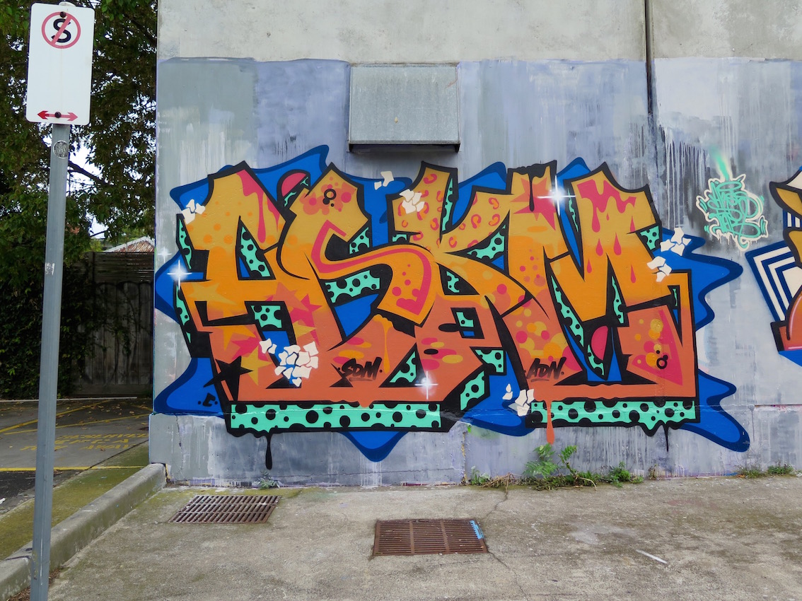 deansunshine_landofsunshine_melbourne_streetart_graffiti_southside graffiti 2